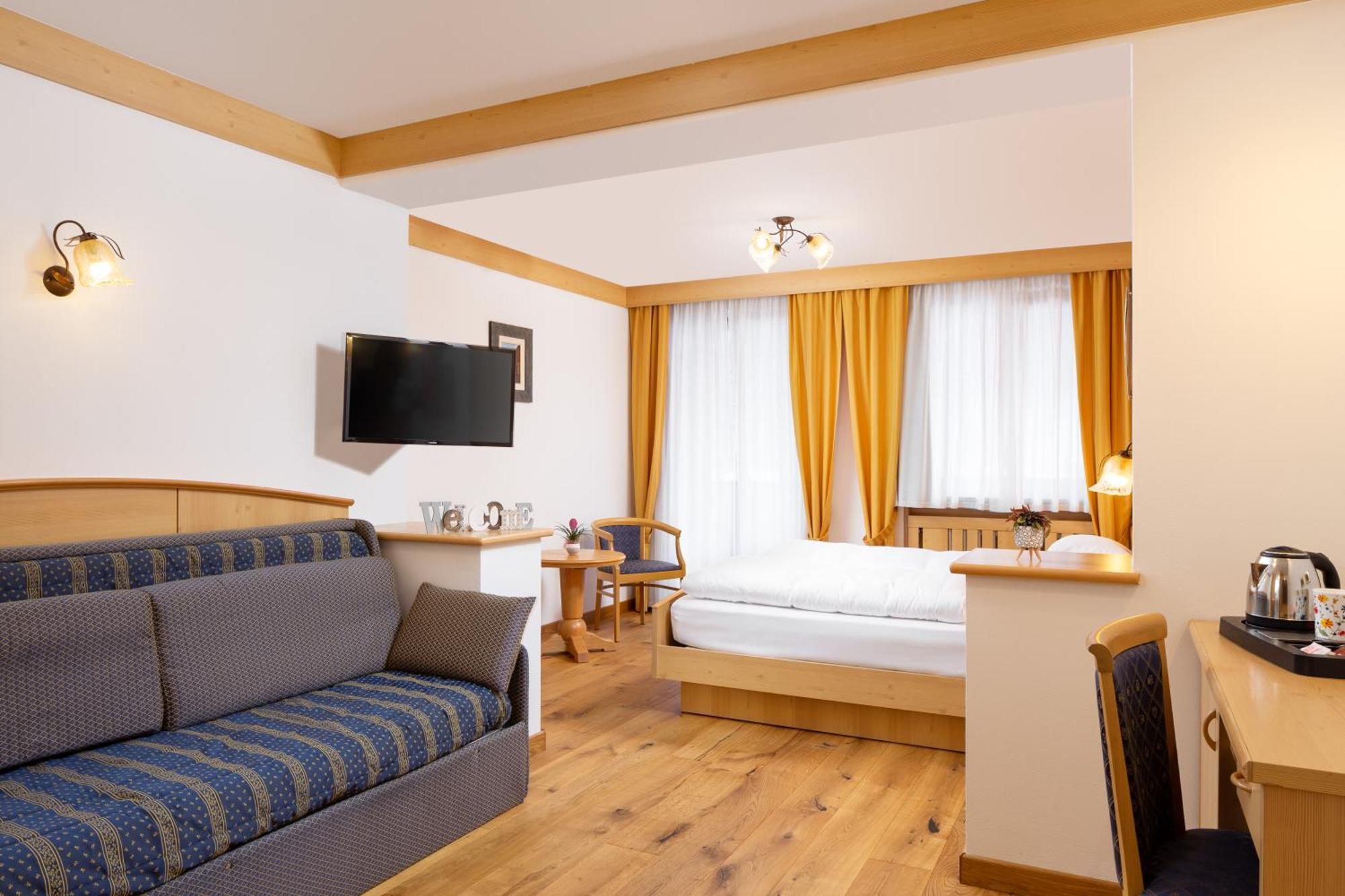 קאנזיי Hotel Pareda מראה חיצוני תמונה